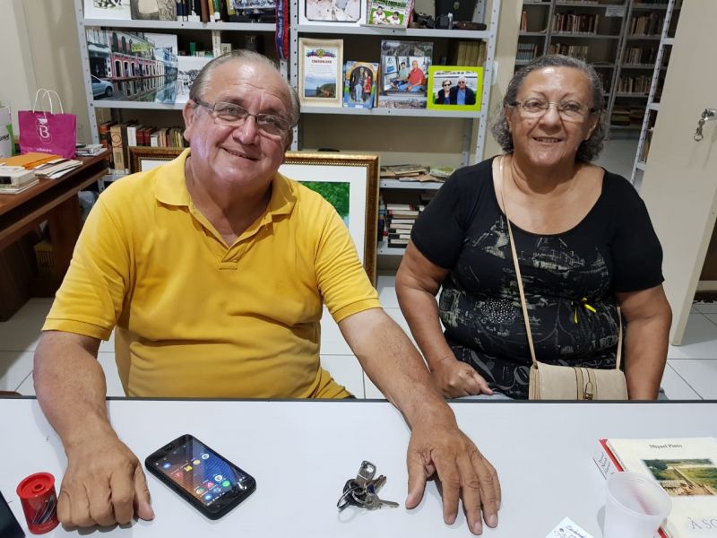  Almério Brelaz Sampaio (Jornalista) e Lúcia Gonçalves Sampaio